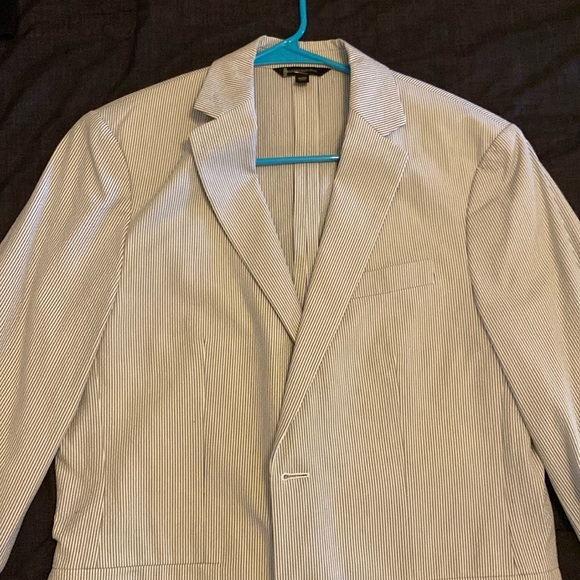 Suit - Picture 1 of 3